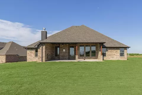 Exterior - 932 Hydrangea Way, Edmond, OK 73034 photo 19 of 31