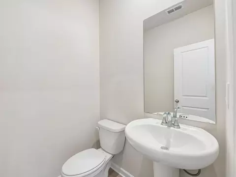 Bath - 1279 High Falls Ln, Grayson, GA 30017 photo 2 of 10
