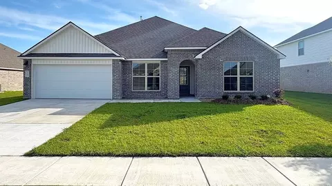 639 Griffiths Ct, Breaux Bridge, LA 70517