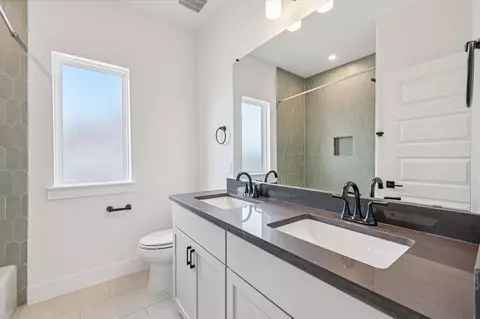 Bath - 122 Alvin Dr, Buda, TX 78610 photo 1 of 5