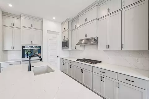 Kitchen - 122 Alvin Dr, Buda, TX 78610 photo 1 of 7