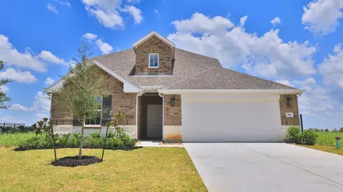 214 Cross Gable Ln, Dayton, TX 77535