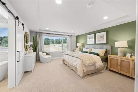 Bedroom - 173 Alder St, Eagle Point, OR 97524 photo 2 of 6
