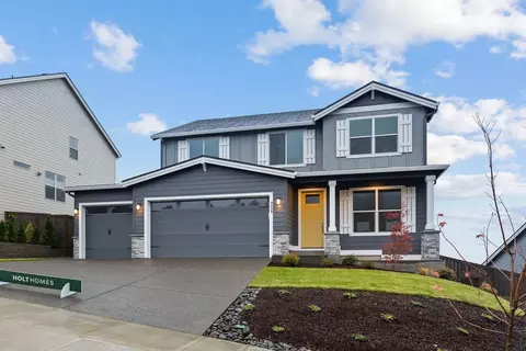 Exterior - 173 Alder St, Eagle Point, OR 97524 photo 3 of 8