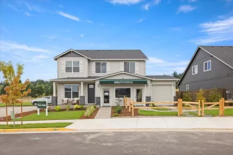 Exterior - 173 Alder St, Eagle Point, OR 97524 photo 1 of 8