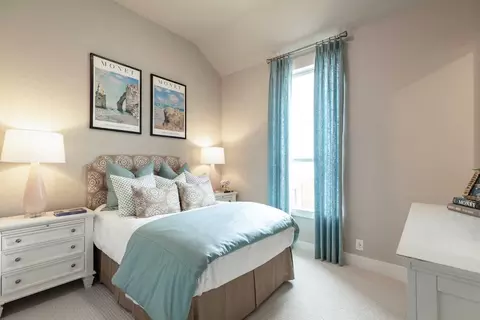 Bedroom - 2000 Deveraux Ave, Van Alstyne, TX 75495 photo 7 of 10