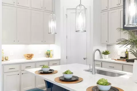 Kitchen - 2000 Deveraux Ave, Van Alstyne, TX 75495 photo 4 of 9