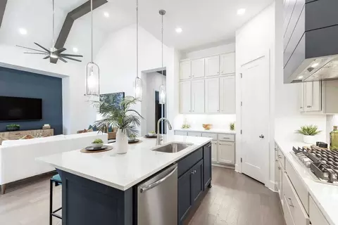 Kitchen - 2000 Deveraux Ave, Van Alstyne, TX 75495 photo 6 of 9