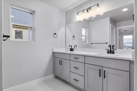 Bath - 3336 W 1570 N, Provo, UT 84601 photo 1 of 2