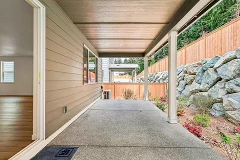 Exterior - 24323 13th Ave SE, Bothell, WA 98021 photo 2 of 2