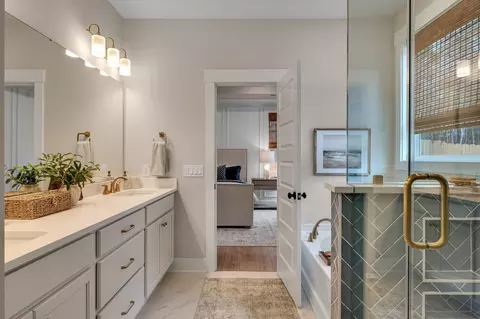 Bath - 219 Creek Pointe Dr, Moncks Corner, SC 29461 photo 9 of 12