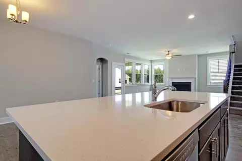 Kitchen - 219 Creek Pointe Dr, Moncks Corner, SC 29461 photo 5 of 10