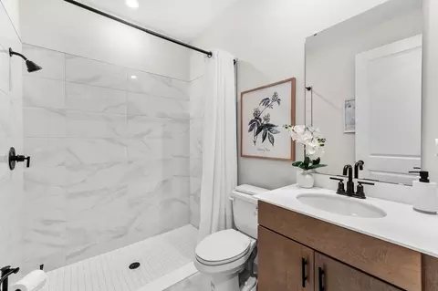 Bath - 4295 Darby Ct, Eustis, FL 32736 photo 1 of 5