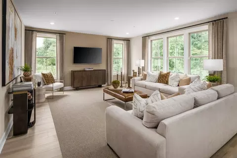 Living - 1050 Worthington Rd, Exton, PA 19341 photo 2 of 7