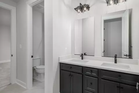 Bath - 1050 Worthington Rd, Exton, PA 19341 photo 5 of 11