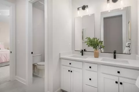 Bath - 1050 Worthington Rd, Exton, PA 19341 photo 6 of 11