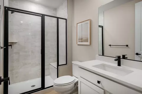 Bath - 1050 Worthington Rd, Exton, PA 19341 photo 10 of 11