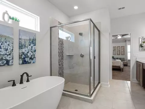 Bath - 5386 Duxford Cir, Saint Cloud, FL 34771 photo 2 of 3