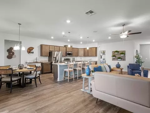 Kitchen - 5386 Duxford Cir, Saint Cloud, FL 34771 photo 2 of 5