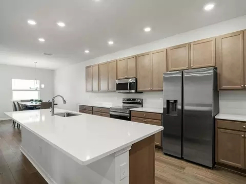 Kitchen - 5386 Duxford Cir, Saint Cloud, FL 34771 photo 3 of 6