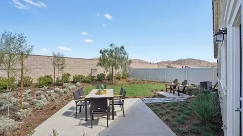 Exterior - 31066 Shining Willow Dr, Winchester, CA 92596 photo 2 of 11