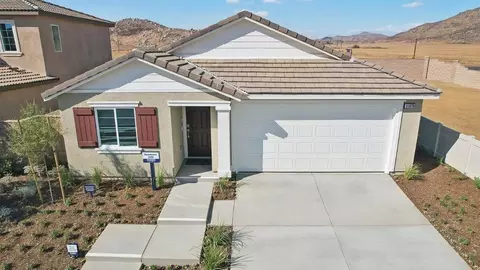 Exterior - 31066 Shining Willow Dr, Winchester, CA 92596 photo 4 of 11