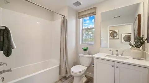 Bath - 2035 Wisteria Pl, Montebello, CA 90640 photo 3 of 7