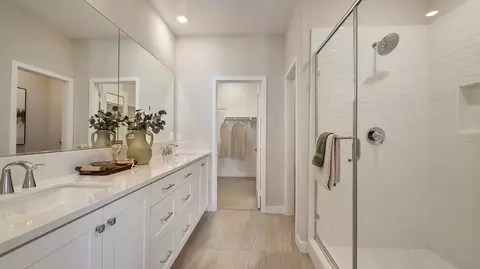 Bath - 2035 Wisteria Pl, Montebello, CA 90640 photo 2 of 7
