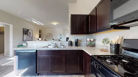 Kitchen - 102 Southfork Dr, Beebe, AR 72012 photo 3 of 5