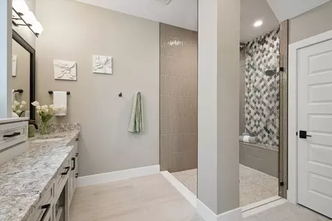 Bath - 10545 Longmeadow Ave, Parrish, FL 34219 photo 2 of 7