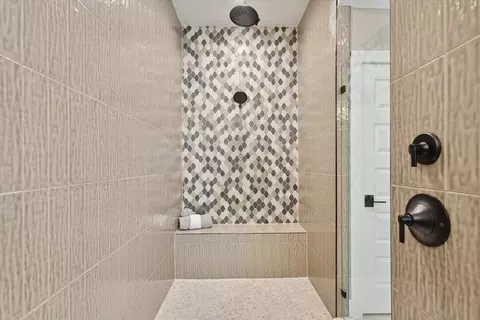 Bath - 10545 Longmeadow Ave, Parrish, FL 34219 photo 1 of 7