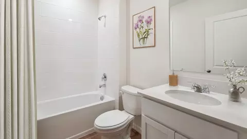 Bath - 2501 Dorset Ct, Ormond Beach, FL 32174 photo 2 of 4