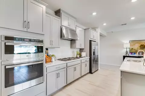 Kitchen - 1038 Top Minnow Rd, Saint Cloud, FL 34771 photo 29 of 94