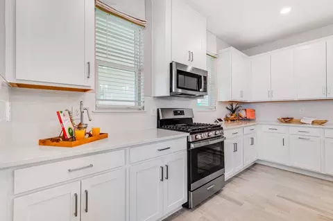 Kitchen - 1038 Top Minnow Rd, Saint Cloud, FL 34771 photo 50 of 94