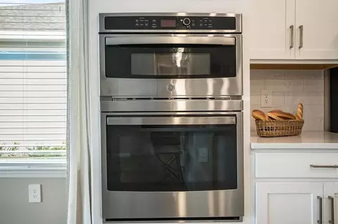 Kitchen - 1038 Top Minnow Rd, Saint Cloud, FL 34771 photo 39 of 94