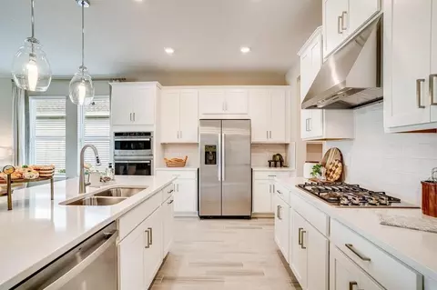 Kitchen - 1038 Top Minnow Rd, Saint Cloud, FL 34771 photo 38 of 94