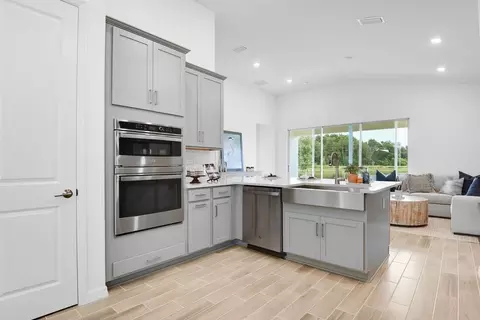 Kitchen - 1038 Top Minnow Rd, Saint Cloud, FL 34771 photo 83 of 94