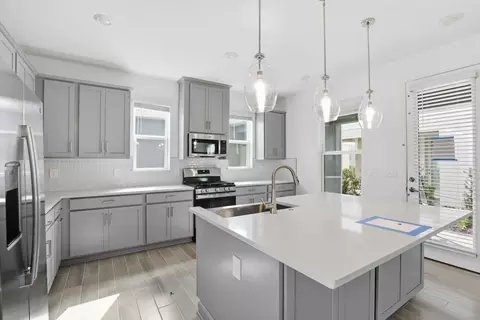 Kitchen - 1038 Top Minnow Rd, Saint Cloud, FL 34771 photo 56 of 94