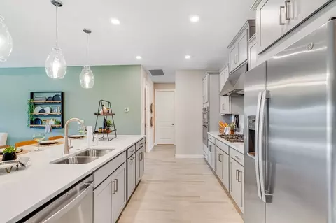 Kitchen - 1038 Top Minnow Rd, Saint Cloud, FL 34771 photo 30 of 94