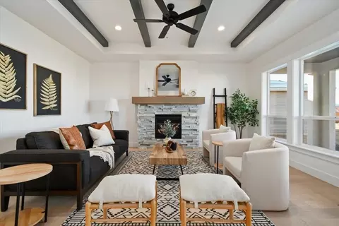Living - 320 N Palmer Ln, Eagle, ID 83616 photo 3 of 3