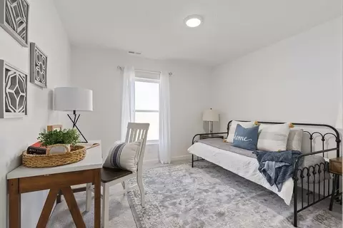 Bedroom - 3914 E Wilsons Valley Blvd, Brookline, MO 65619 photo 4 of 5