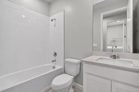 Bath - 13254 Oxeye Ln, Parrish, FL 34219 photo 3 of 3