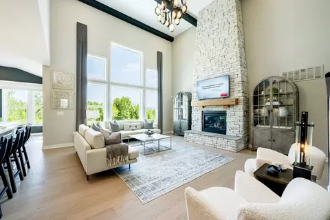 Living - 2705 Buckridge Dr, Cincinnati, OH 45233 photo 8 of 9