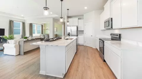 Kitchen - 10422 Charlotte Dr, Parrish, FL 34219 photo 1 of 4