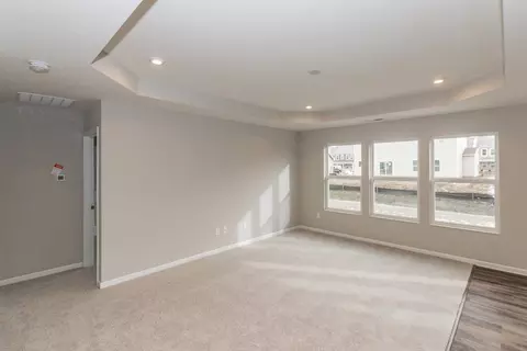 Living - 3198 Belleglade Dr, Covington, KY 41015 photo 3 of 14