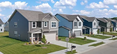 3172 Sugar Grove Dr, Whitestown, IN 46075