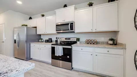 Kitchen - 113 Harbour Dr, Hardeeville, SC 29927 photo 2 of 3
