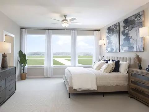 703 Sandy Bay Ln, Kemah, TX 77565