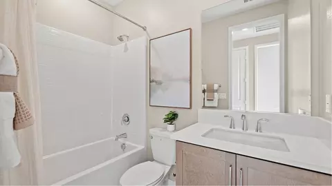 Bath - 813 Sonia, Irvine, CA 92618 photo 4 of 5