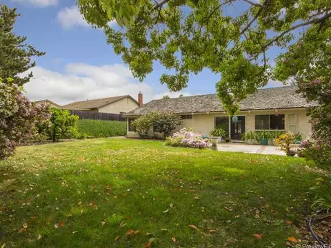1634 Juniperhill Dr, Encinitas, CA 92024 photo 1